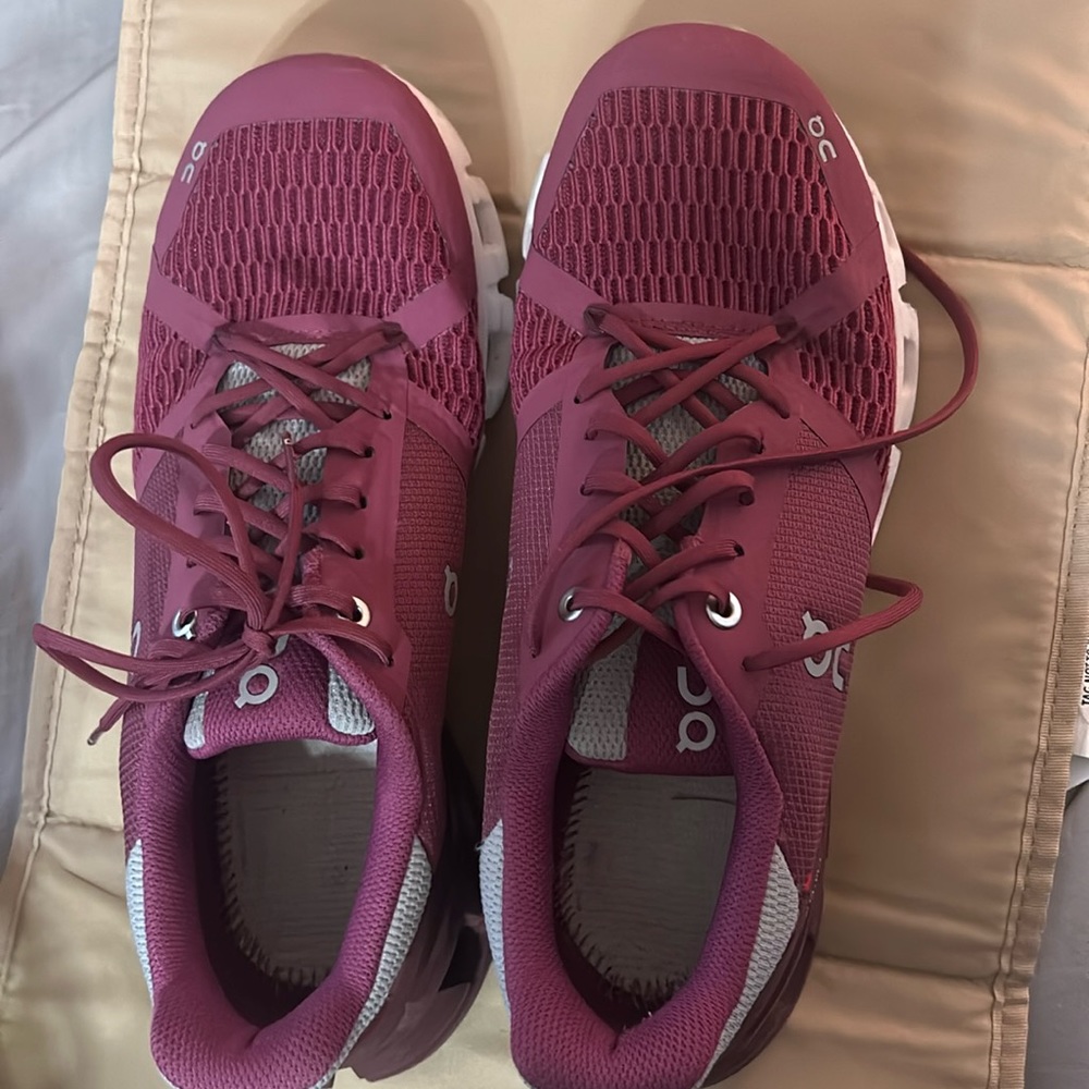 On Running Women's Cloudflyer Shoes - Magenta / Mulberry